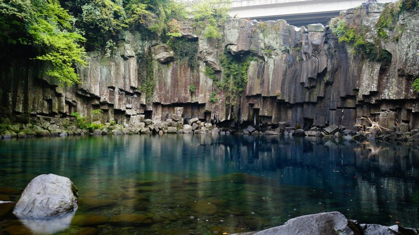 韩国济州岛天地渊瀑布自然风景图片