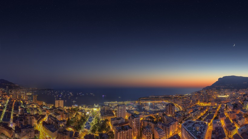 摩纳哥海湾唯美的夜景风景图片