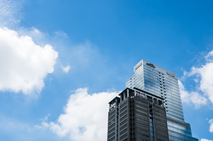 透亮的玻璃城市建筑风景图片