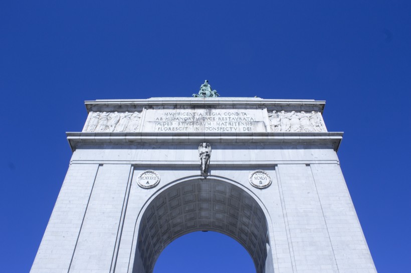 法国地标性建筑凯旋门风景图片