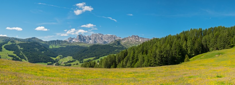 意大利南蒂罗尔优美的自然风景图片
