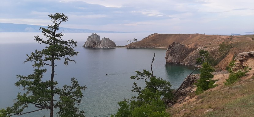 寧?kù)o的俄羅斯貝加爾湖風(fēng)景圖片 