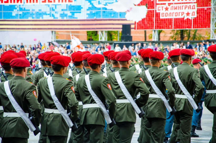 整齐划一的士兵队伍图片