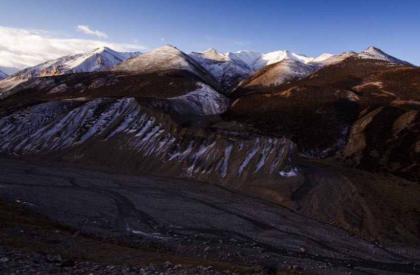 青海阿尼玛卿山自然风景图片