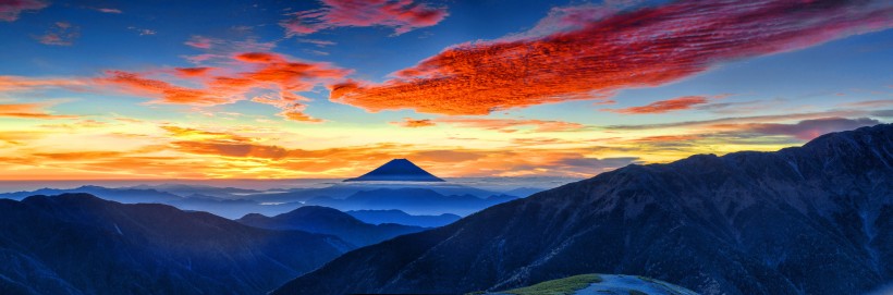 日本最高的山峰富士山优美的自然风景图片