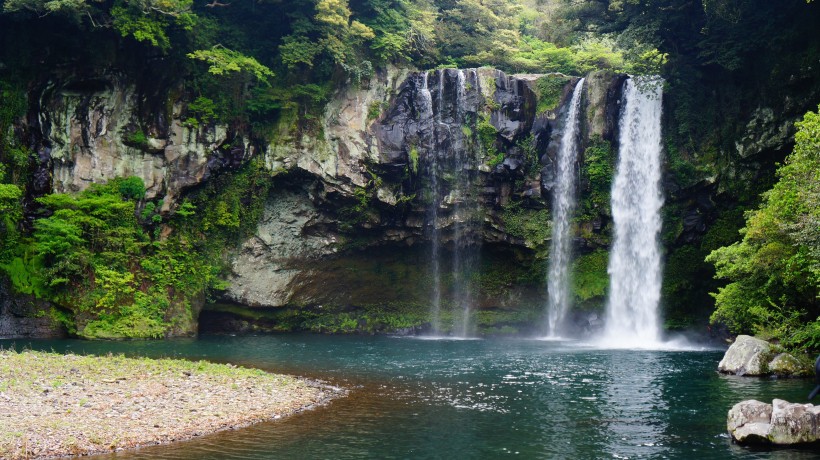 韩国济州岛天地渊瀑布自然风景图片