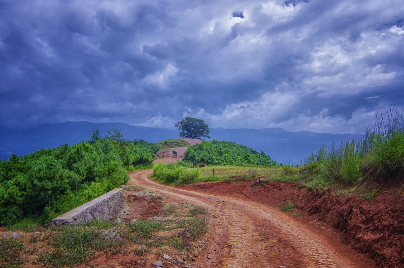 云南东川红土地自然风景图片