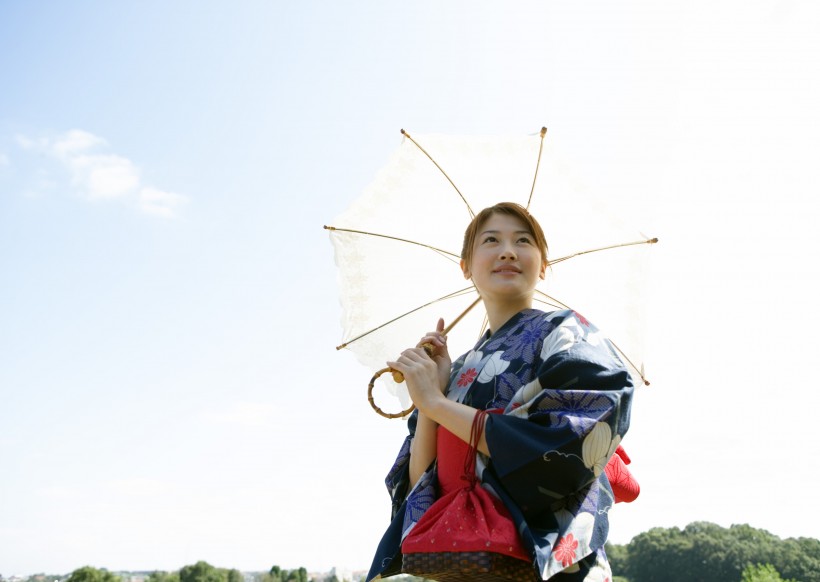 夏日里打傘的日本女人圖片