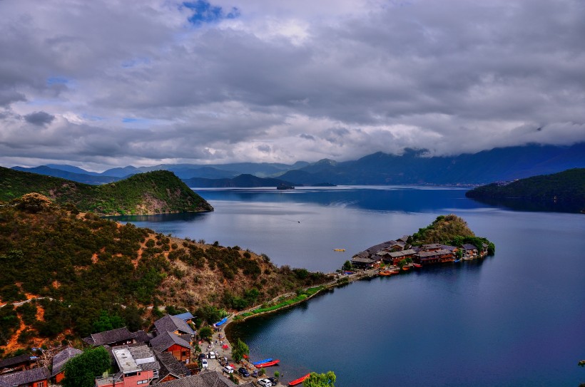 云南泸沽湖风景图片