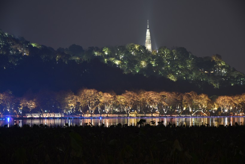 浙江杭州西湖多彩夜景图片