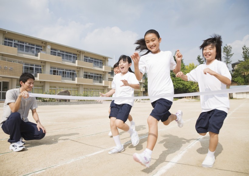 小学生体育课图片