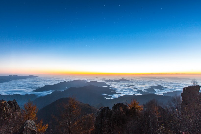 河北雾灵山迷人秋色图片