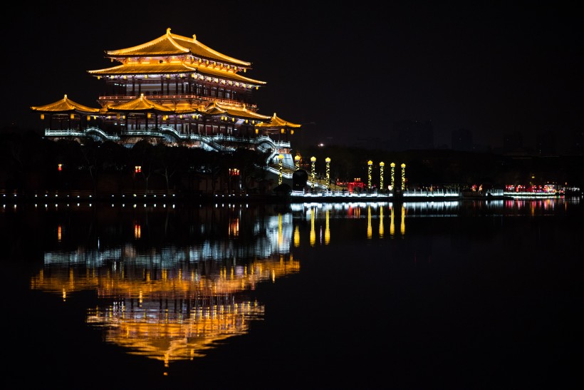 陕西西安大唐芙蓉园美丽夜景图片