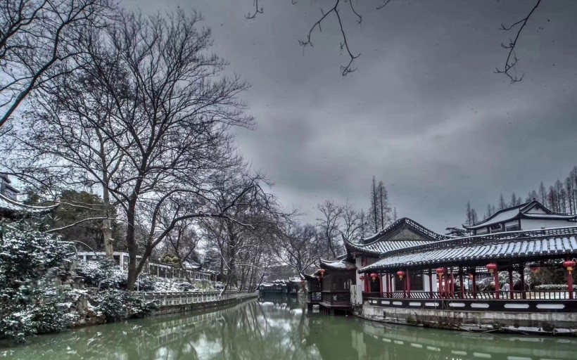 江苏扬州瘦西湖唯美冬日雪景图片