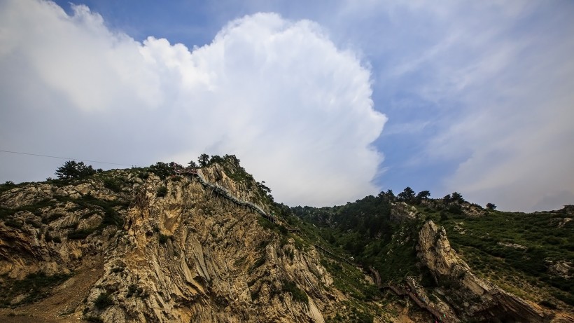 山西宁武芦芽山风景图片