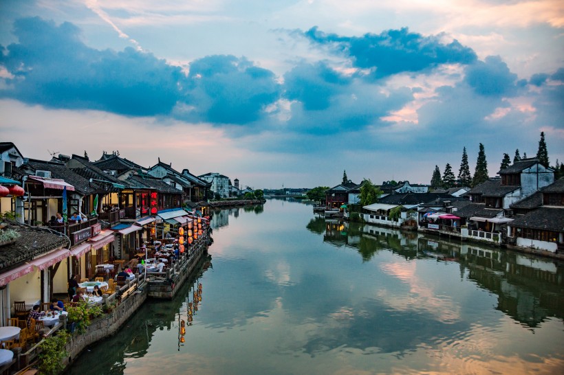 上海朱家角河道风景图片