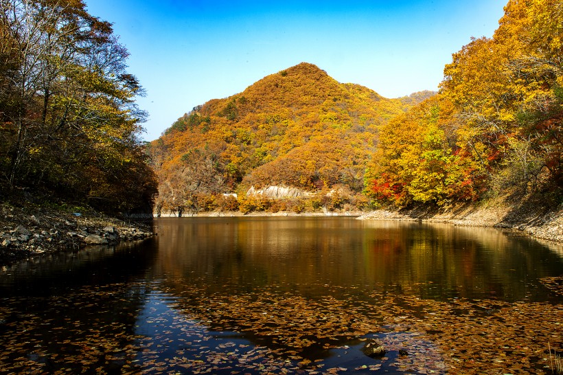 辽宁本溪关门山水库风景图片