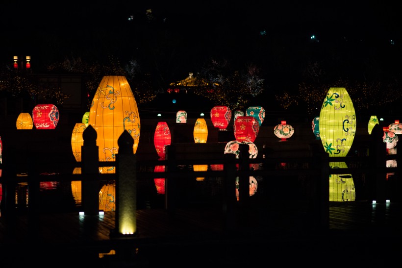 陜西西安大唐芙蓉園美麗夜景圖片