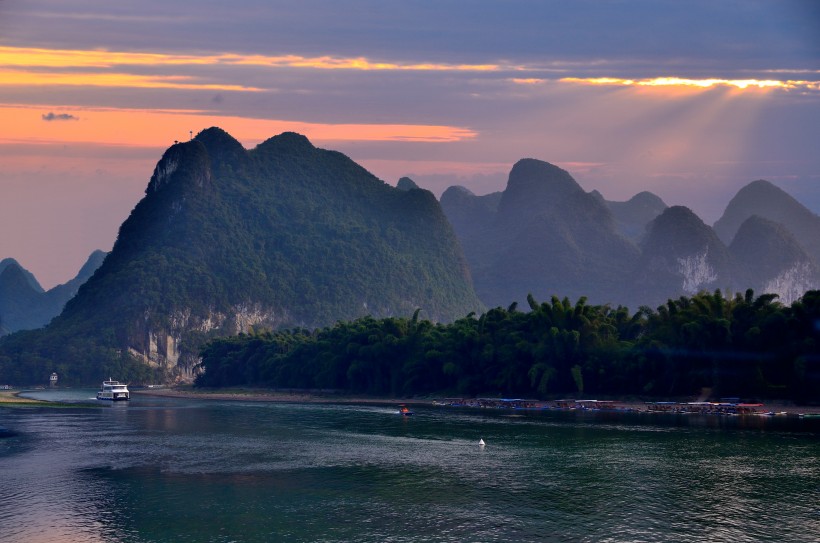 广西桂林兴坪山水风景图片