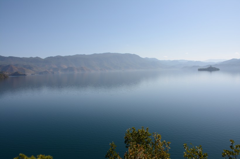 四川瀘沽湖秀麗景色圖片