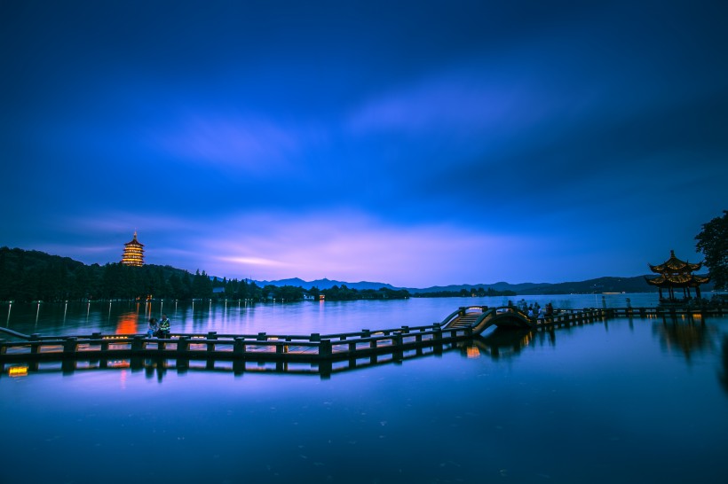 浙江杭州西湖夜景图片