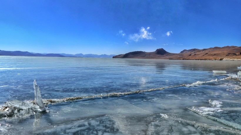 西藏冬日少女湖普姆雍措風(fēng)景圖片