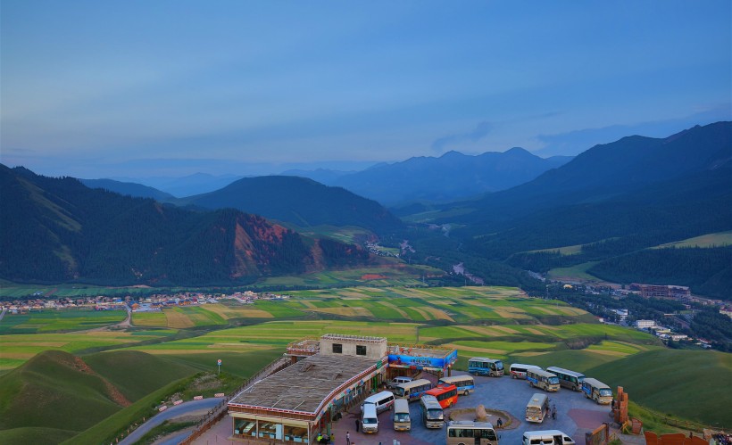 青海祁连卓尔山风景图片