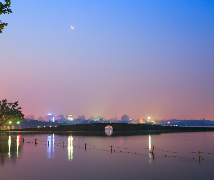 浙江杭州西湖夜景图片