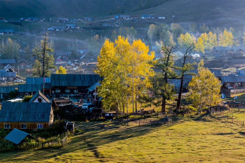 新疆白哈巴村风景图片