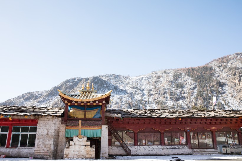 四川稻城奔波寺風(fēng)景圖片