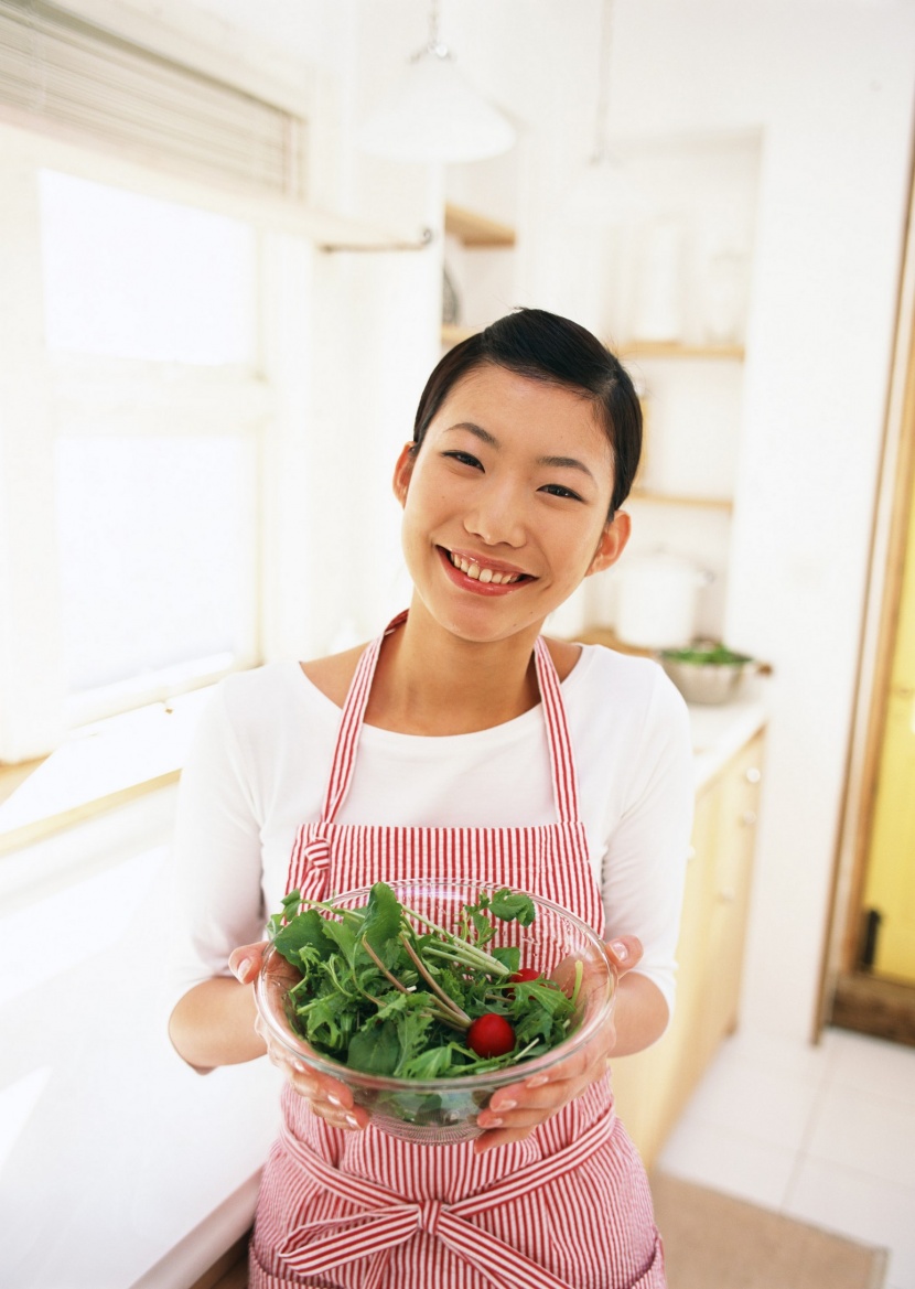 女性微笑图片