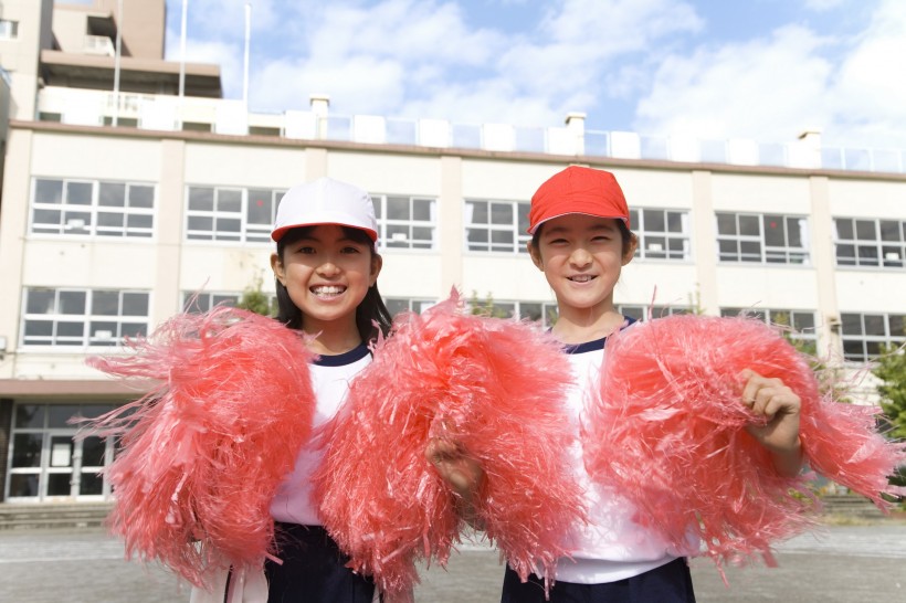 小学体育课运动图片