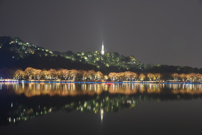 浙江杭州西湖多彩夜景图片