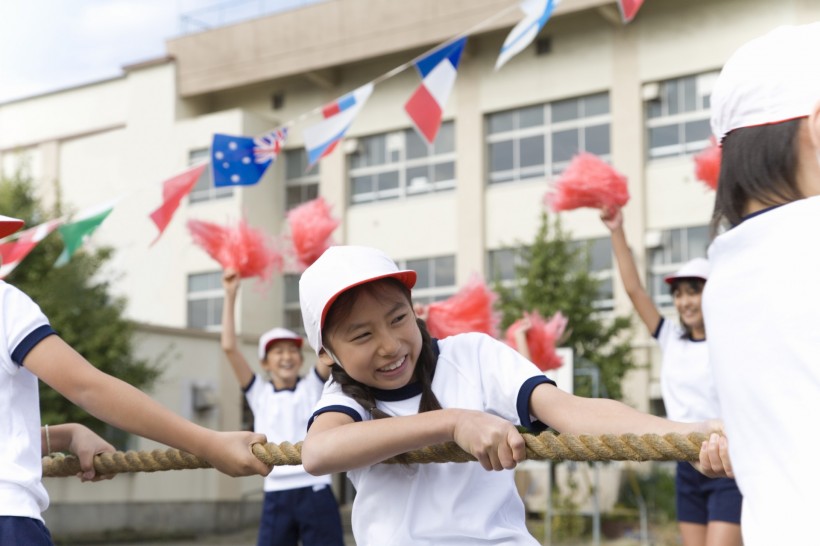 小学体育课运动图片