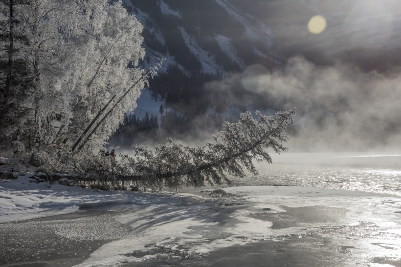 新疆禾木冬季雪景图片