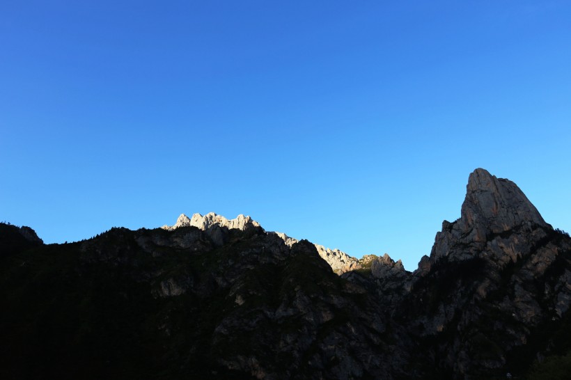 甘肃扎尕那山风景图片