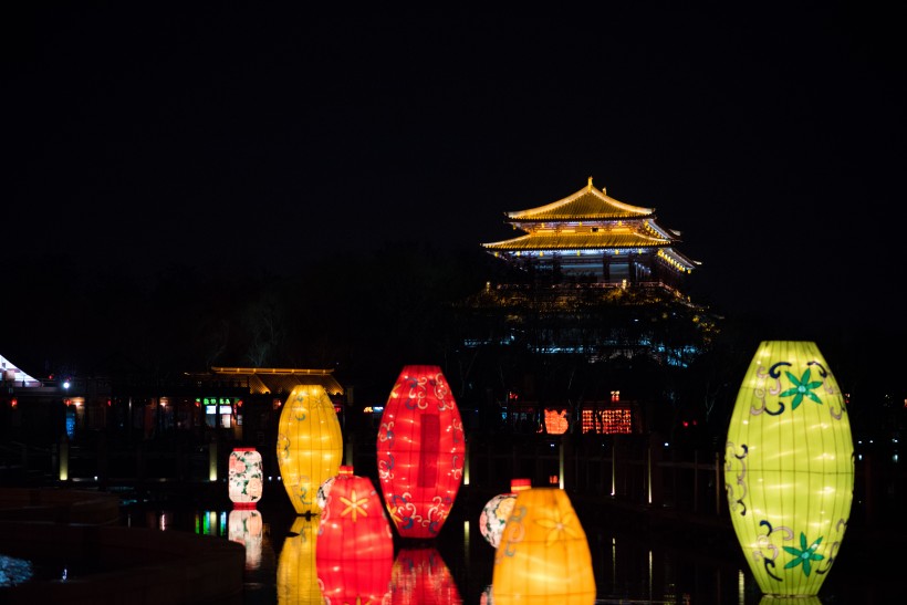 陜西西安大唐芙蓉園美麗夜景圖片