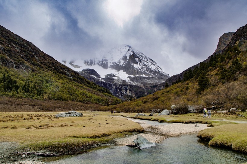 四川亚丁风景图片