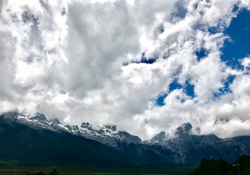 云南泸沽湖风景图片