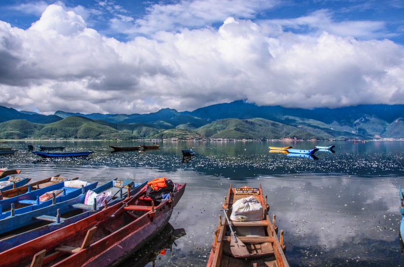 云南泸沽湖风景图片