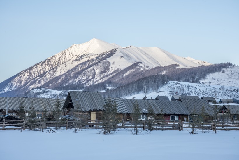 新疆禾木冬季雪景图片