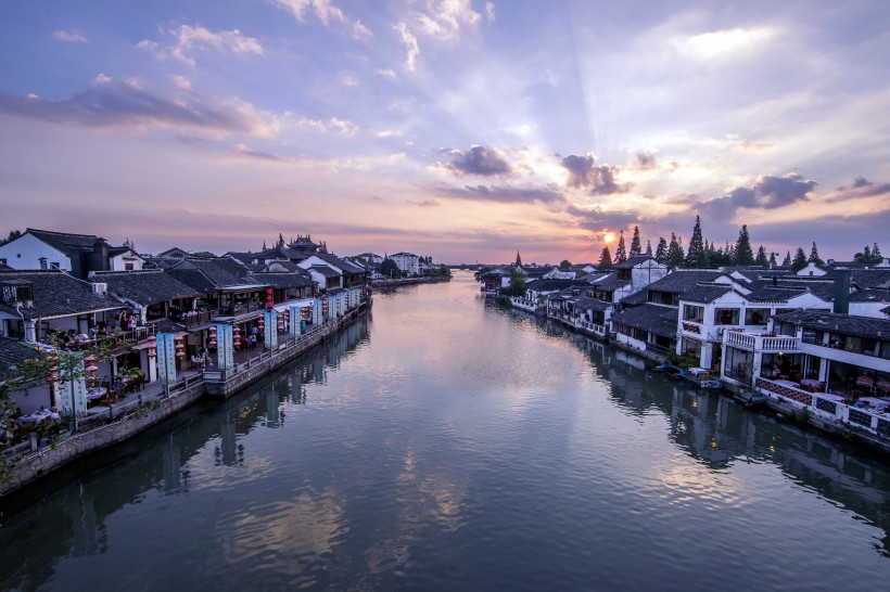 上海朱家角河道风景图片