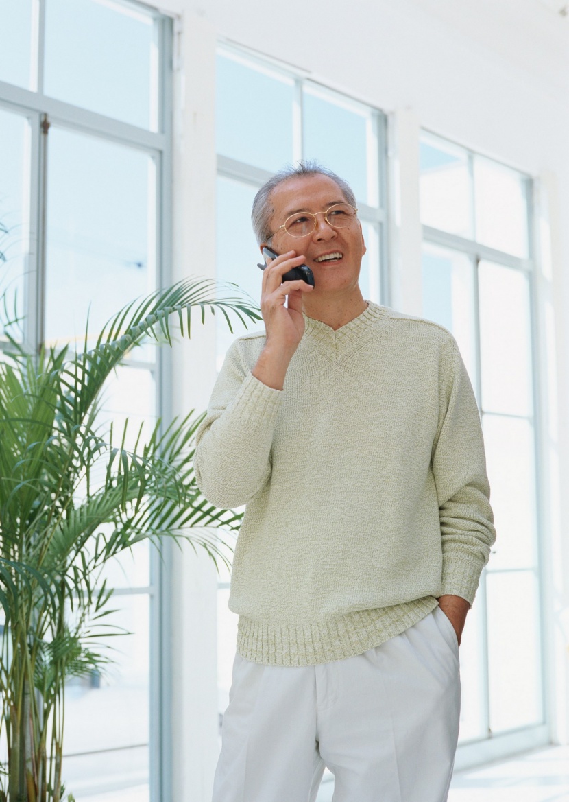 老年人室内休闲图片