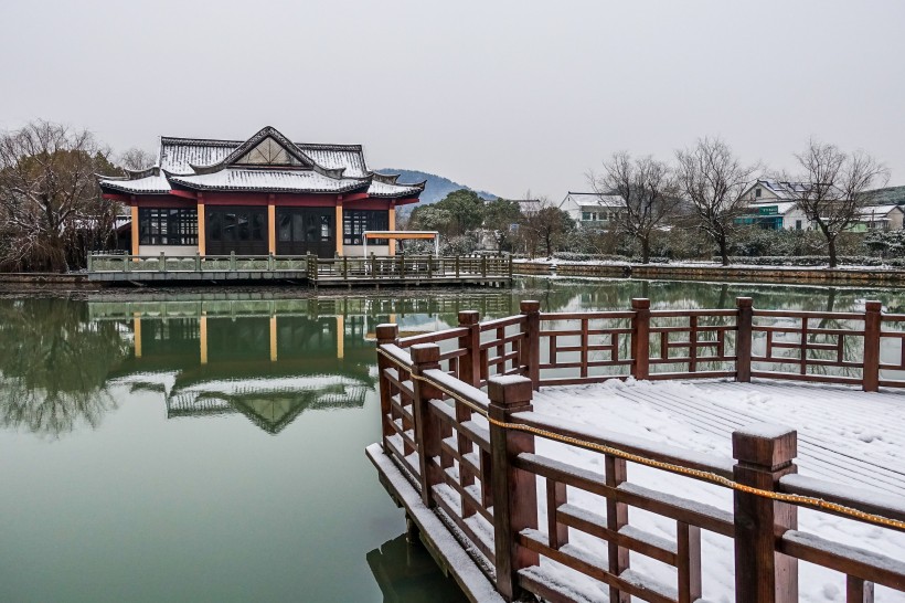 浙江海寧鹽官古城雪景圖片