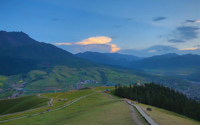 青海祁連卓爾山風景圖片