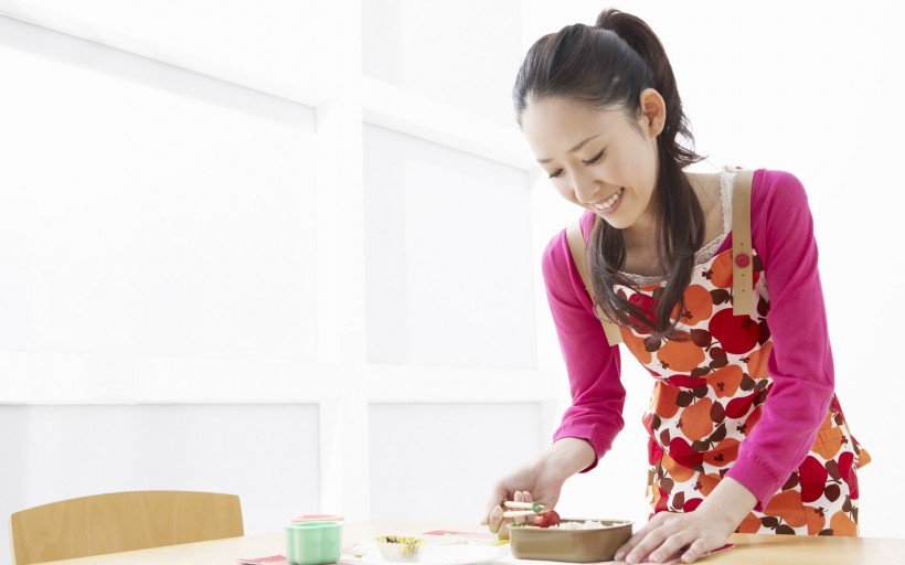 居家女孩图片