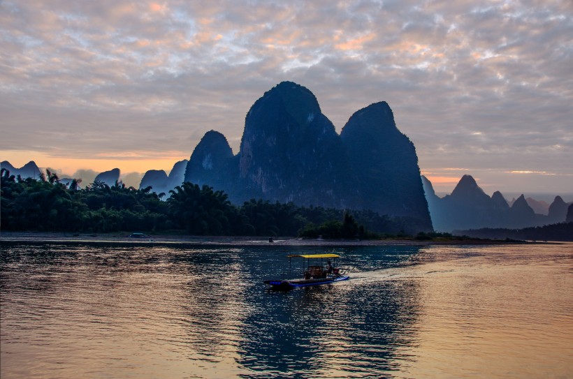 广西桂林兴坪山水风景图片