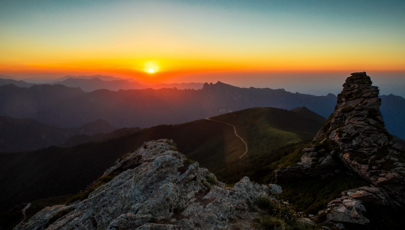 西安秦嶺光頭山日落風(fēng)景圖片