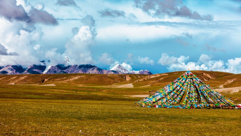 西藏念青唐古拉山脉风景图片