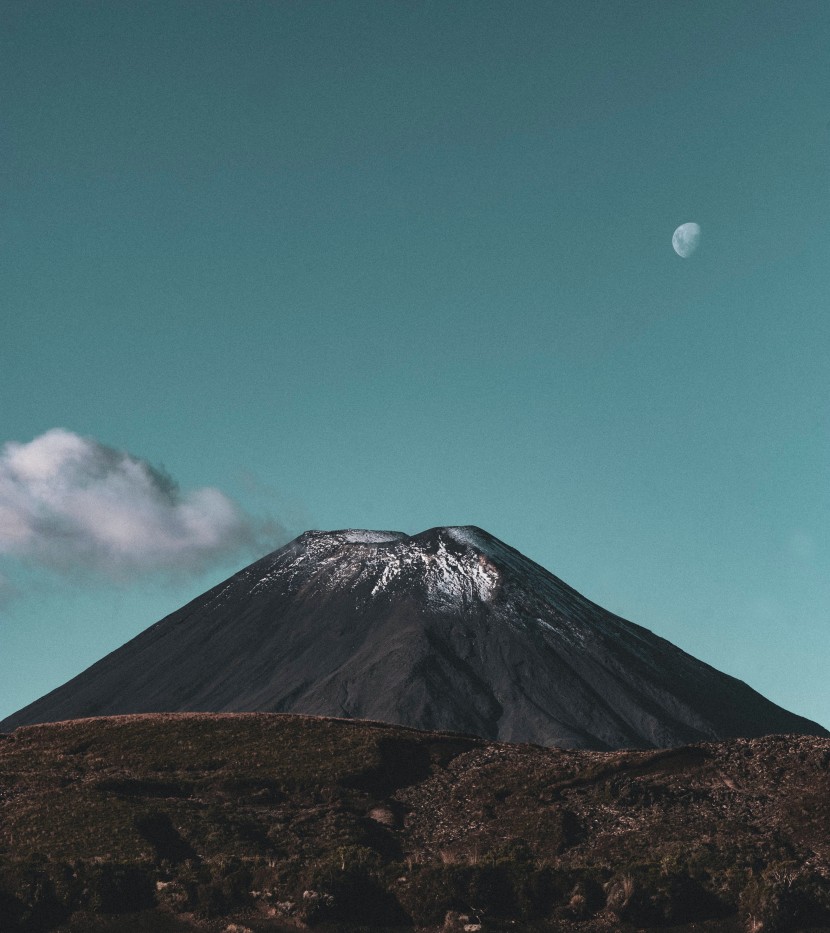 休眠的火山图片